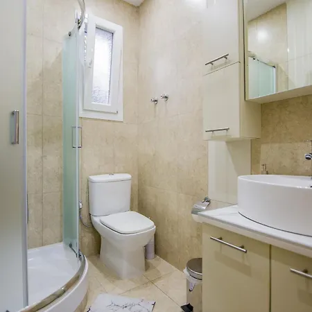 Semesterbostad Avra *