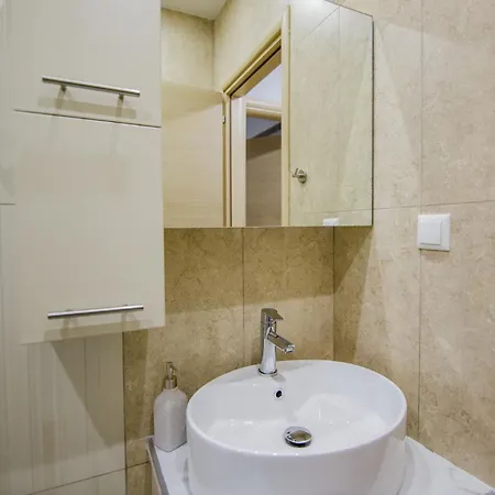 Semesterbostad Avra Karianí