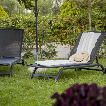 Semesterbostad Avra Karianí